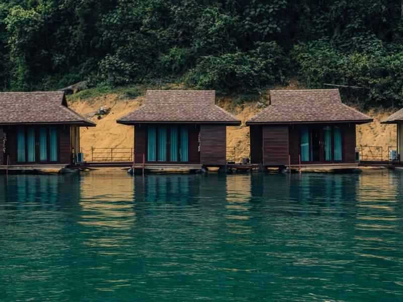 Phuket to Khao Sok & Cheow Lan Lake Day Trip or Overnight Tour